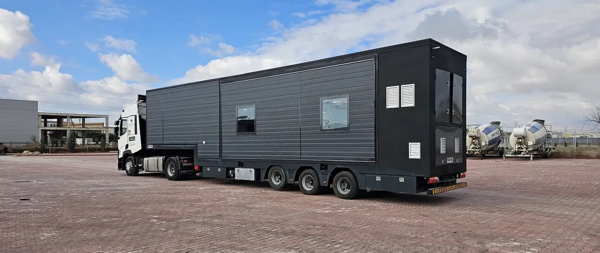CUSTOM SEMI TRAILER
