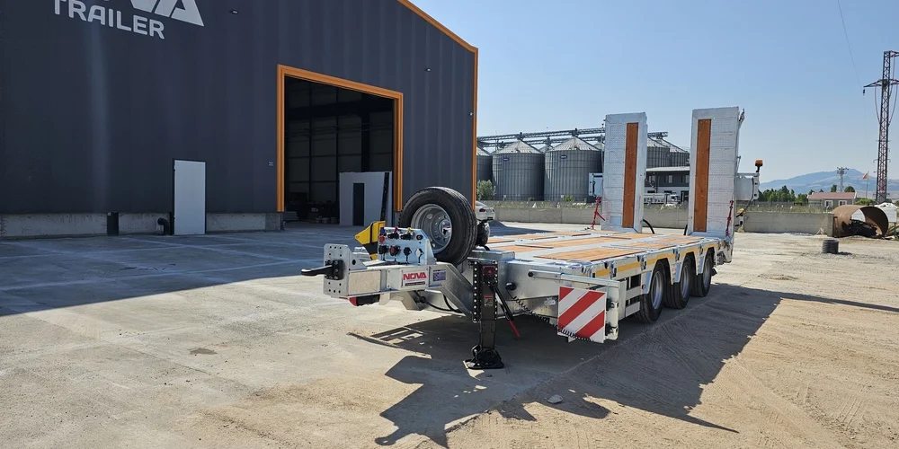 TANDEM LOWBED