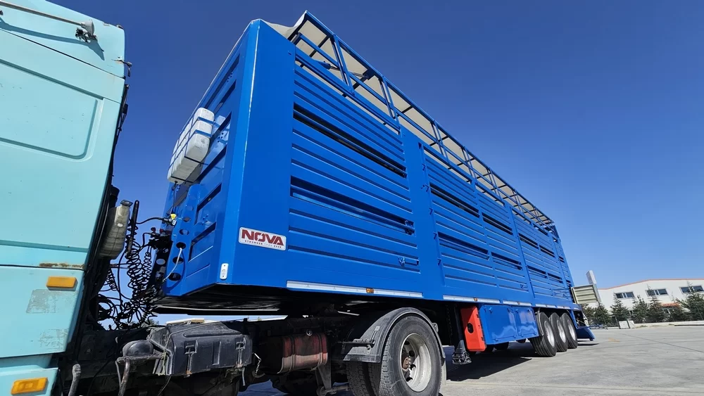 LIVESTOCK TRAILER