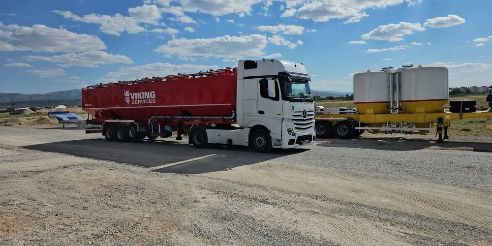 CHEMICAL MIXER TRAILER